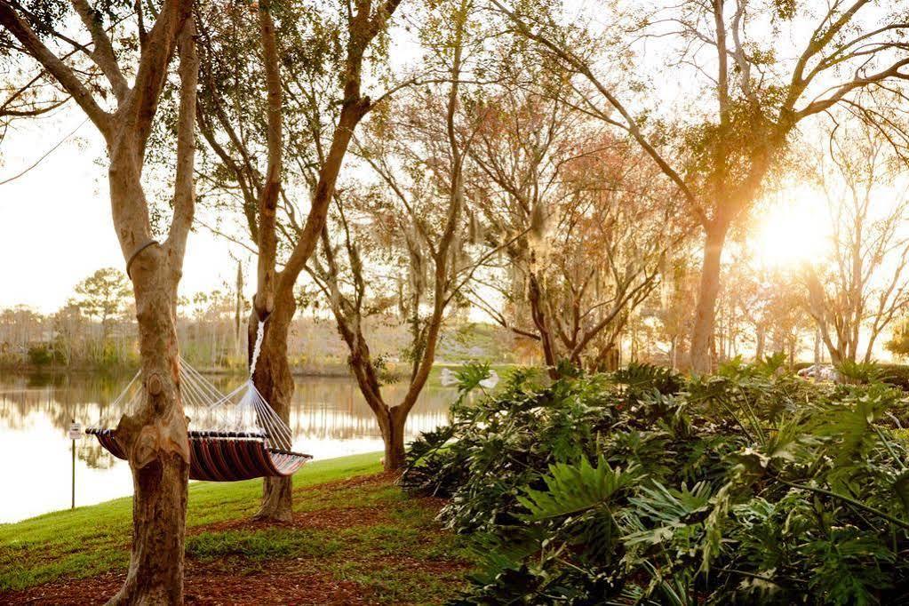 Marriott Airport Lakeside Hotel 4*